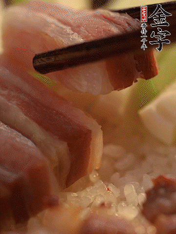 轉(zhuǎn)小火，繼續(xù)蓋蓋子燜2-3分鐘。