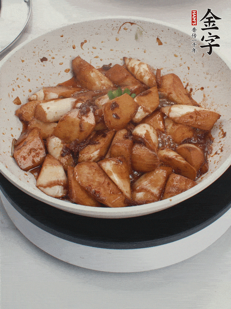 撒上一點(diǎn)小蔥花。