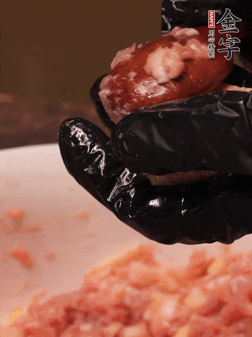 攪拌上勁，15g食用油，再攪拌一下，分成30g小圓球，冰凍1小時