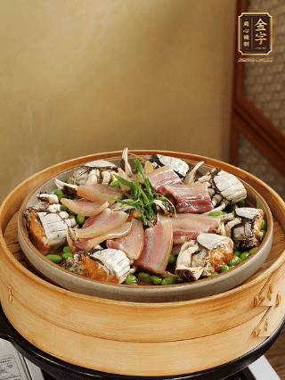 上鍋蒸15分鐘后，放蔥絲，潑熱油